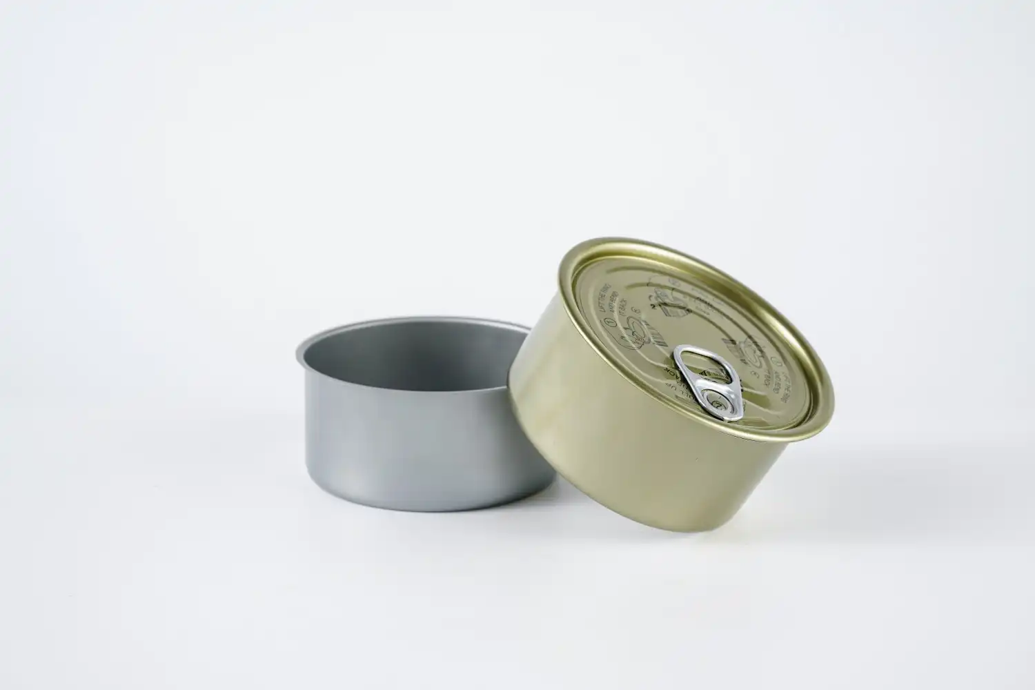 empty tuna can