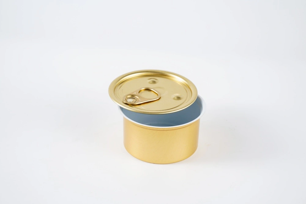 empty aluminum can